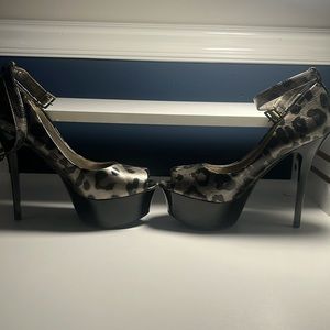 Bakers Shoes: Women’s  Callie Leopard Strappy Open Toed Heels, Gray Leopard